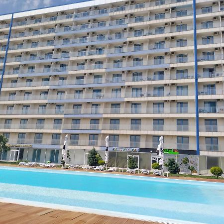 Blaxy Resort Stefi Cu Acces La Piscine Gratuit Douăzeci şi Trei August Eksteriør billede