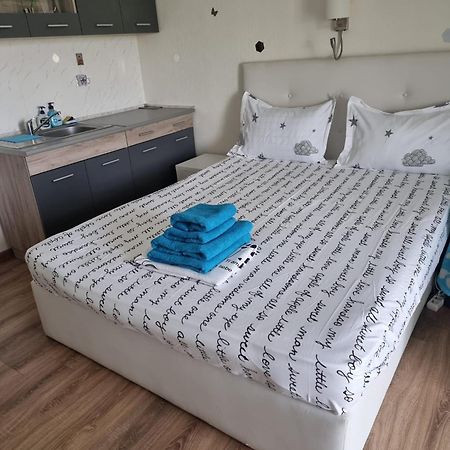 Blaxy Resort Stefi Cu Acces La Piscine Gratuit Douăzeci şi Trei August Eksteriør billede