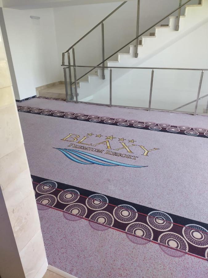 Blaxy Resort Stefi Cu Acces La Piscine Gratuit Douăzeci şi Trei August Eksteriør billede
