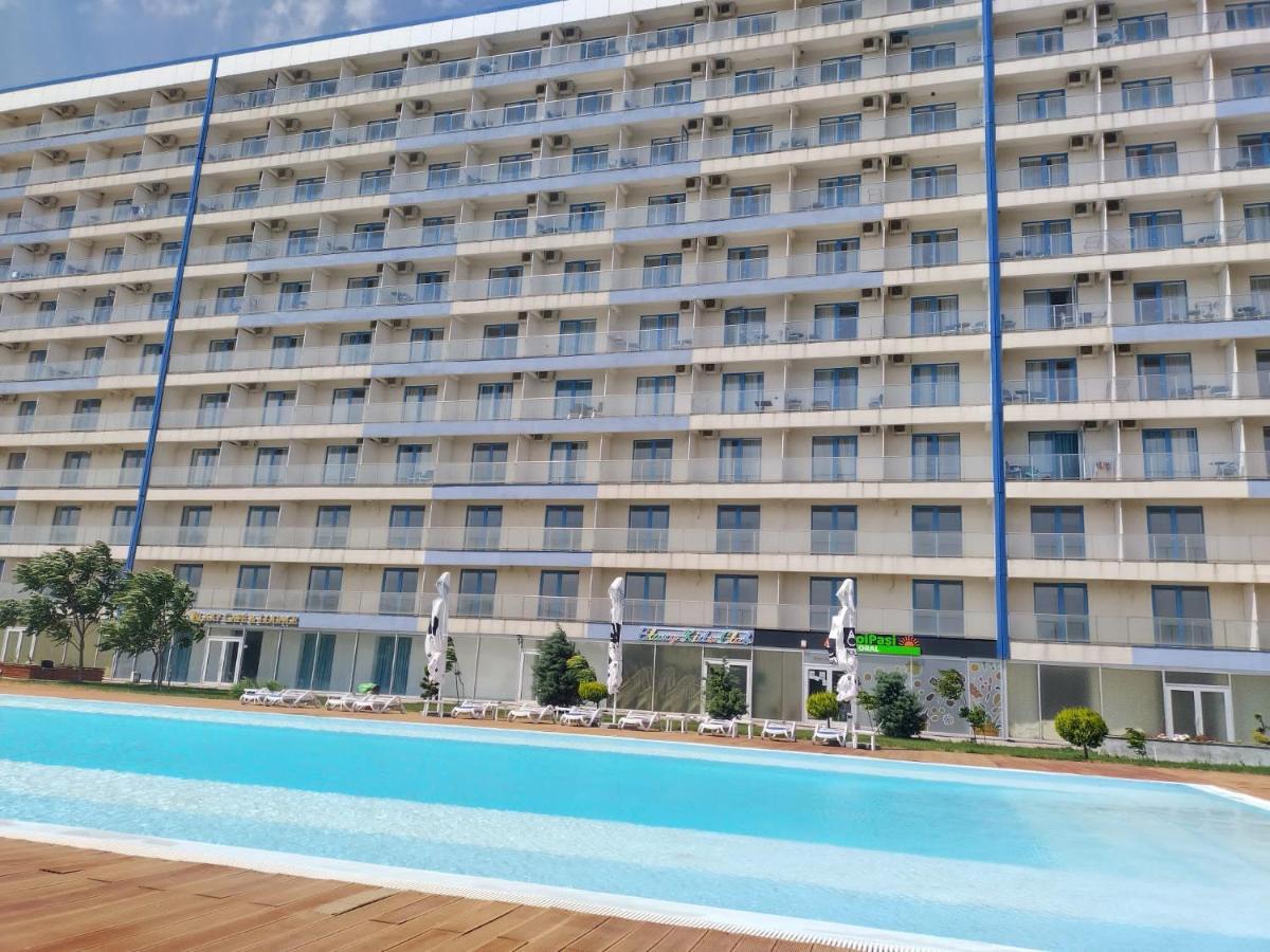 Blaxy Resort Stefi Cu Acces La Piscine Gratuit Douăzeci şi Trei August Eksteriør billede