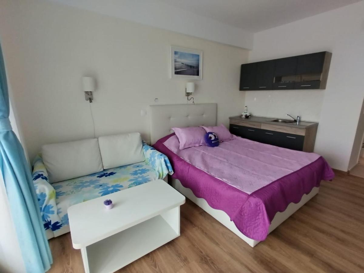 Blaxy Resort Stefi Cu Acces La Piscine Gratuit Douăzeci şi Trei August Eksteriør billede