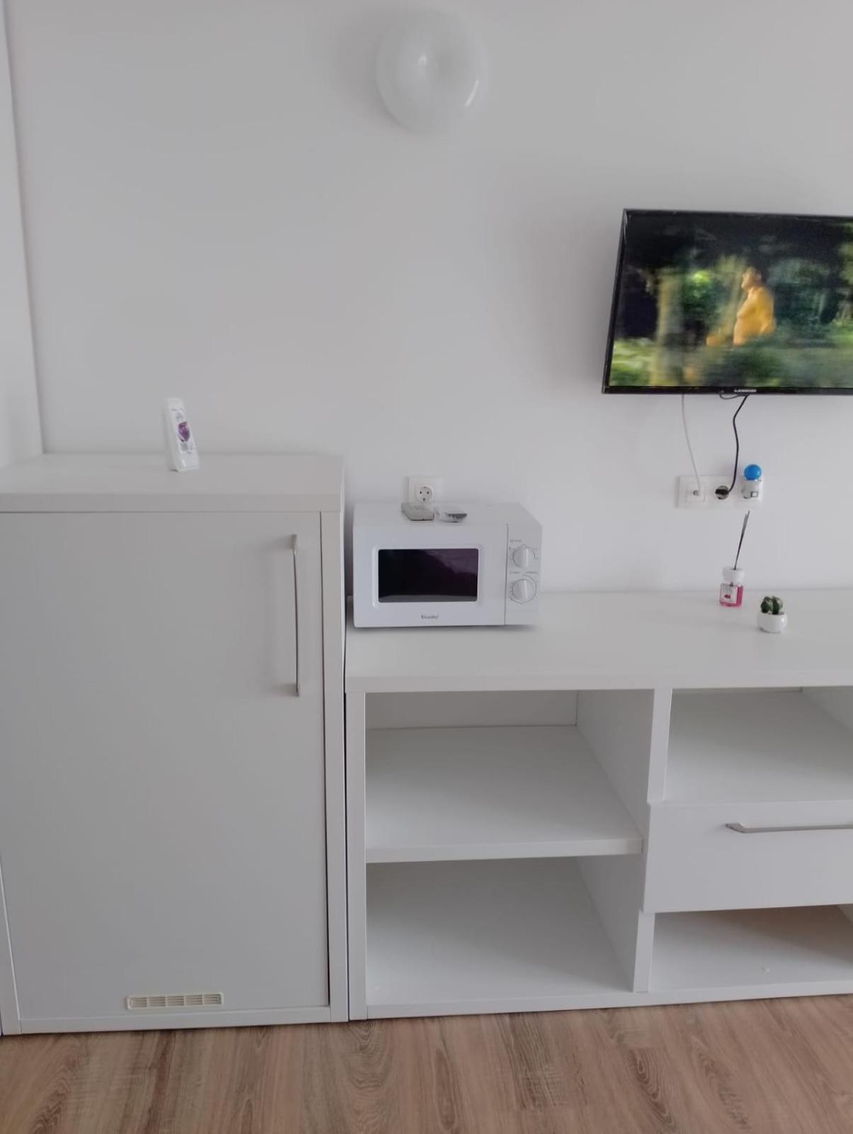 Blaxy Resort Stefi Cu Acces La Piscine Gratuit Douăzeci şi Trei August Eksteriør billede