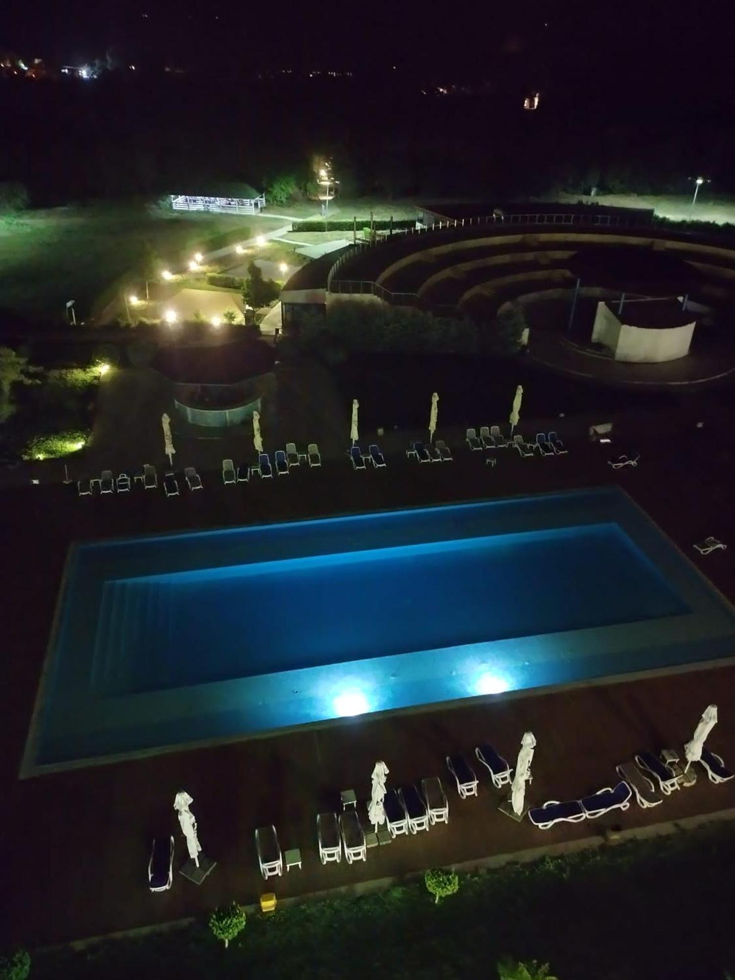 Blaxy Resort Stefi Cu Acces La Piscine Gratuit Douăzeci şi Trei August Eksteriør billede