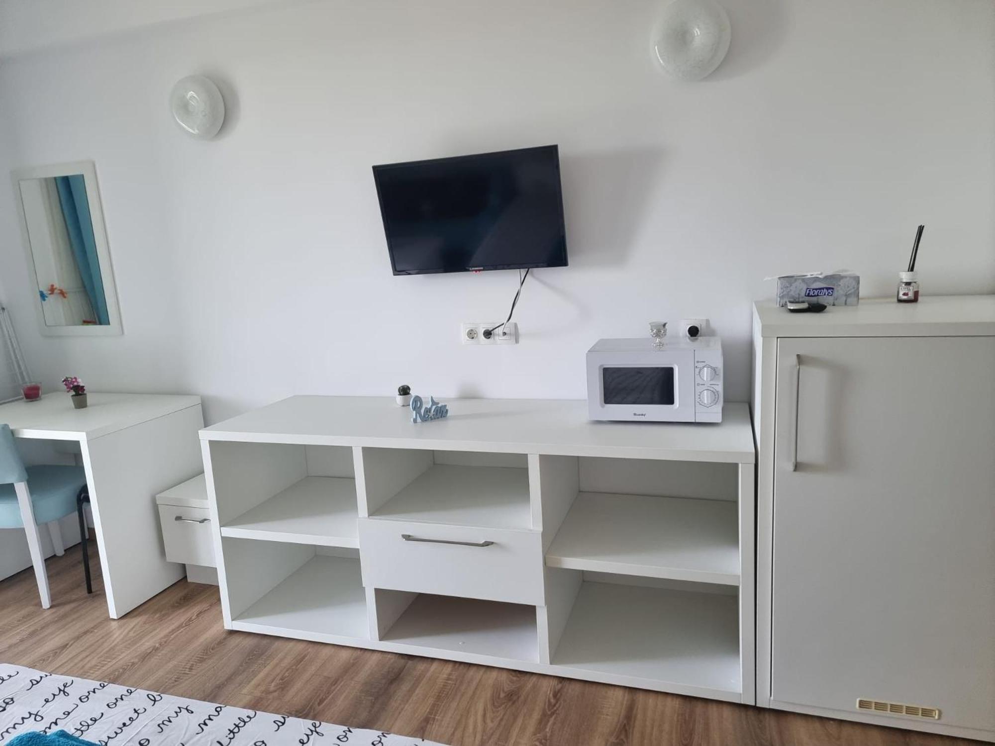 Blaxy Resort Stefi Cu Acces La Piscine Gratuit Douăzeci şi Trei August Eksteriør billede