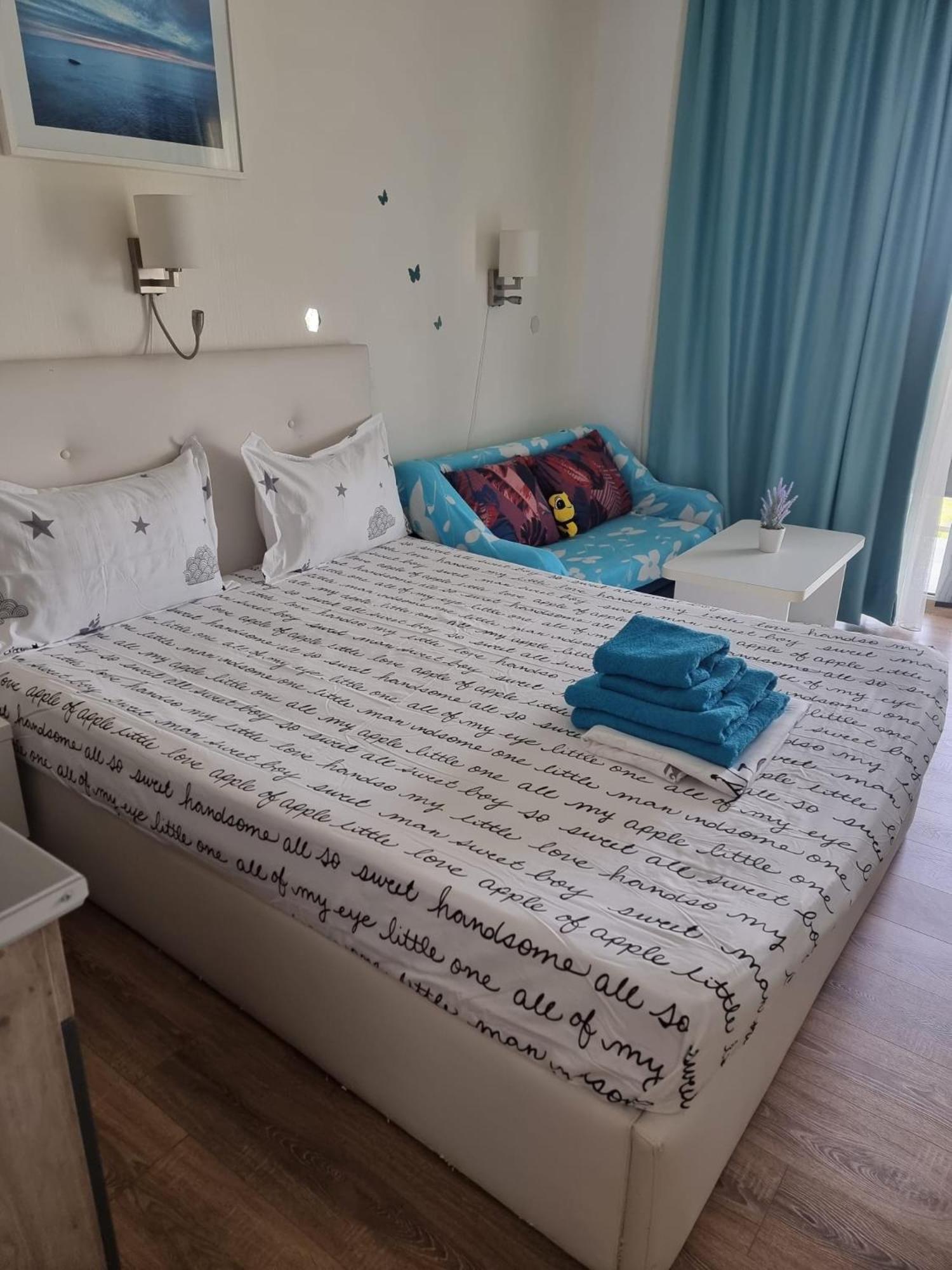 Blaxy Resort Stefi Cu Acces La Piscine Gratuit Douăzeci şi Trei August Eksteriør billede
