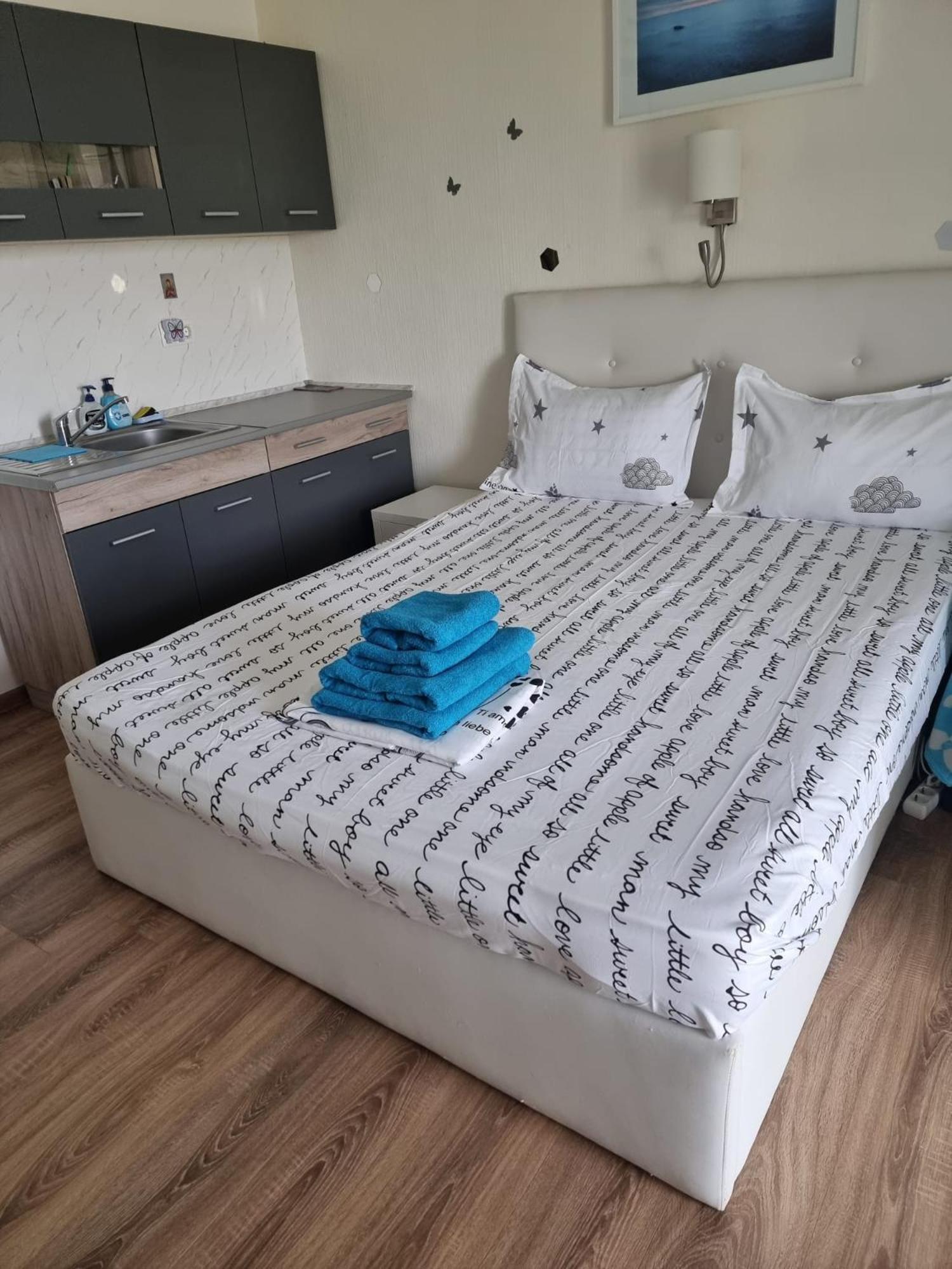 Blaxy Resort Stefi Cu Acces La Piscine Gratuit Douăzeci şi Trei August Eksteriør billede